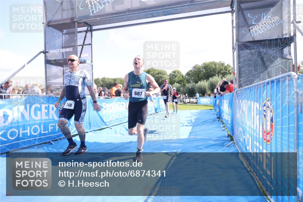25.08.2024 - Elbe Triathlon Hamburg H.Heesch http://msf.ph/oto/6874341 25.08.2024 11:39:01 Ziel 687, 748, 1413, 1456 meine-sportfotos.de