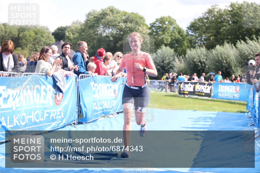 25.08.2024 - Elbe Triathlon Hamburg H.Heesch http://msf.ph/oto/6874343 25.08.2024 12:01:19 Ziel 1505, 1576, 1637, 1663 meine-sportfotos.de