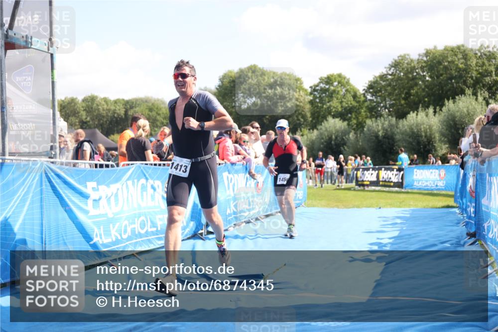 25.08.2024 - Elbe Triathlon Hamburg H.Heesch http://msf.ph/oto/6874345 25.08.2024 11:39:03 Ziel 687, 748, 1413, 1456 meine-sportfotos.de