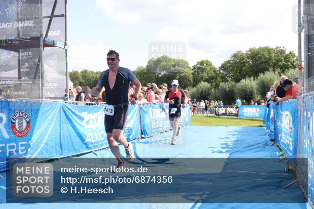 25.08.2024 - Elbe Triathlon Hamburg H.Heesch http://msf.ph/oto/6874356 25.08.2024 11:39:03 Ziel 687, 748, 1413, 1456 meine-sportfotos.de