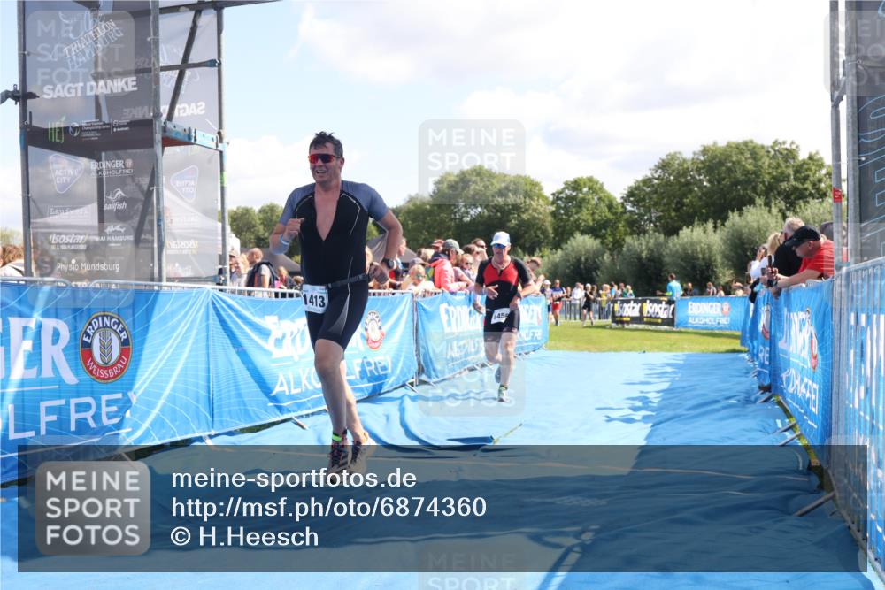 25.08.2024 - Elbe Triathlon Hamburg H.Heesch http://msf.ph/oto/6874360 25.08.2024 11:39:03 Ziel 687, 748, 1413, 1456 meine-sportfotos.de