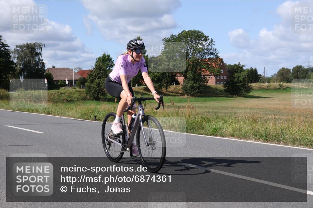 25.08.2024 - Elbe Triathlon Hamburg Fuchs,  Jonas http://msf.ph/oto/6874361 25.08.2024 11:29:58 Radfahren 1683, 1668 meine-sportfotos.de