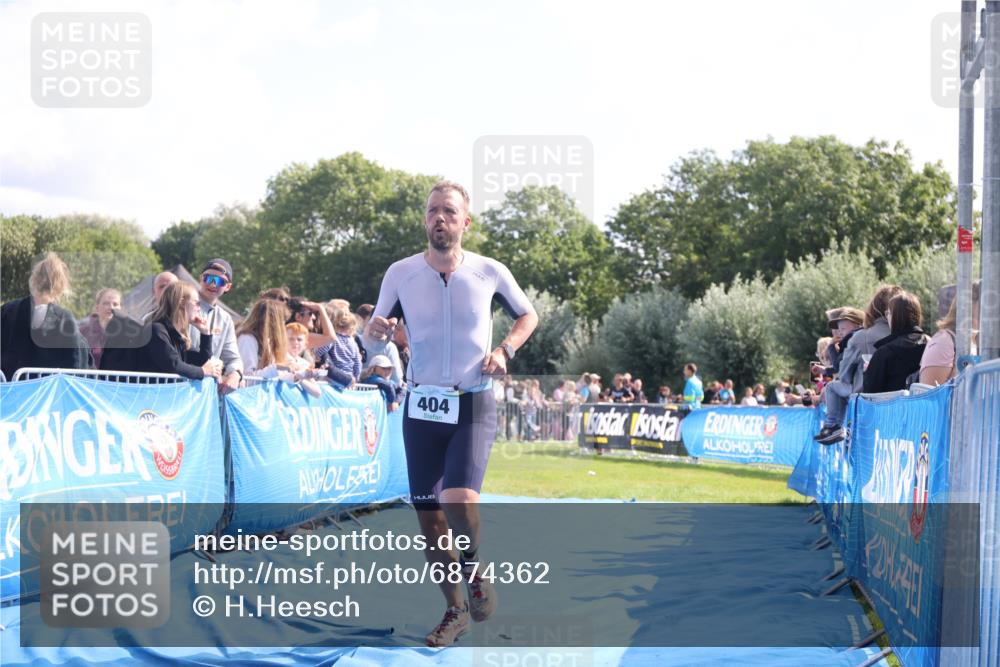 25.08.2024 - Elbe Triathlon Hamburg H.Heesch http://msf.ph/oto/6874362 25.08.2024 11:12:34 Ziel 134, 295, 404, 414 meine-sportfotos.de