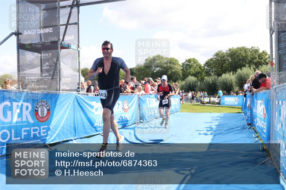 25.08.2024 - Elbe Triathlon Hamburg H.Heesch http://msf.ph/oto/6874363 25.08.2024 11:39:03 Ziel 687, 748, 1413, 1456 meine-sportfotos.de