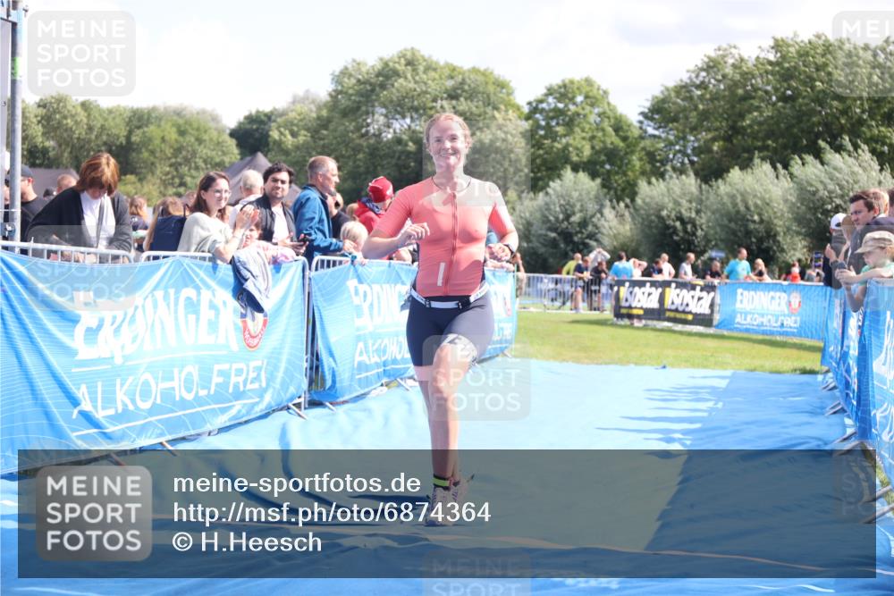 25.08.2024 - Elbe Triathlon Hamburg H.Heesch http://msf.ph/oto/6874364 25.08.2024 12:01:19 Ziel 1505, 1576, 1637, 1663 meine-sportfotos.de