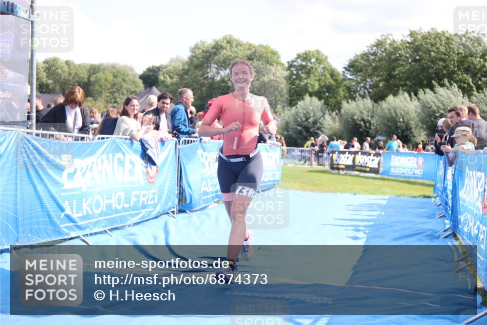 25.08.2024 - Elbe Triathlon Hamburg H.Heesch http://msf.ph/oto/6874373 25.08.2024 12:01:20 Ziel 1505, 1576, 1637, 1663 meine-sportfotos.de