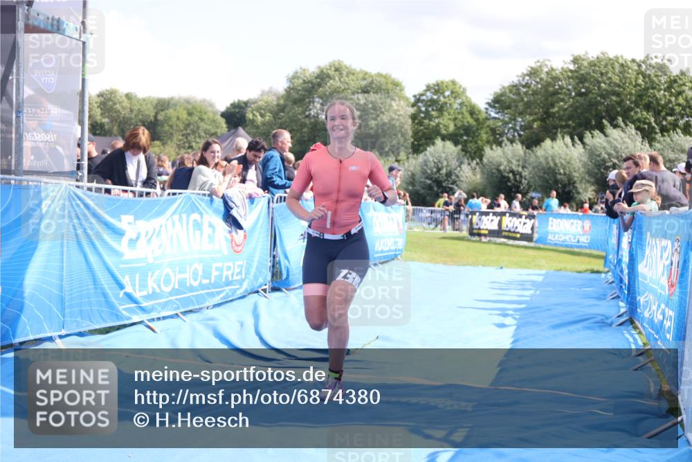 25.08.2024 - Elbe Triathlon Hamburg H.Heesch http://msf.ph/oto/6874380 25.08.2024 12:01:20 Ziel 1505, 1576, 1637, 1663 meine-sportfotos.de