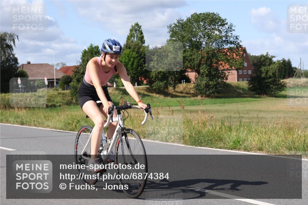 25.08.2024 - Elbe Triathlon Hamburg Fuchs,  Jonas http://msf.ph/oto/6874384 25.08.2024 11:30:42 Radfahren 1620 meine-sportfotos.de