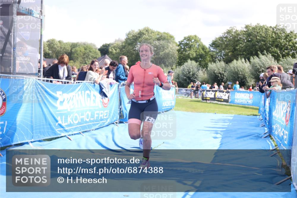 25.08.2024 - Elbe Triathlon Hamburg H.Heesch http://msf.ph/oto/6874388 25.08.2024 12:01:20 Ziel 1505, 1576, 1637, 1663 meine-sportfotos.de