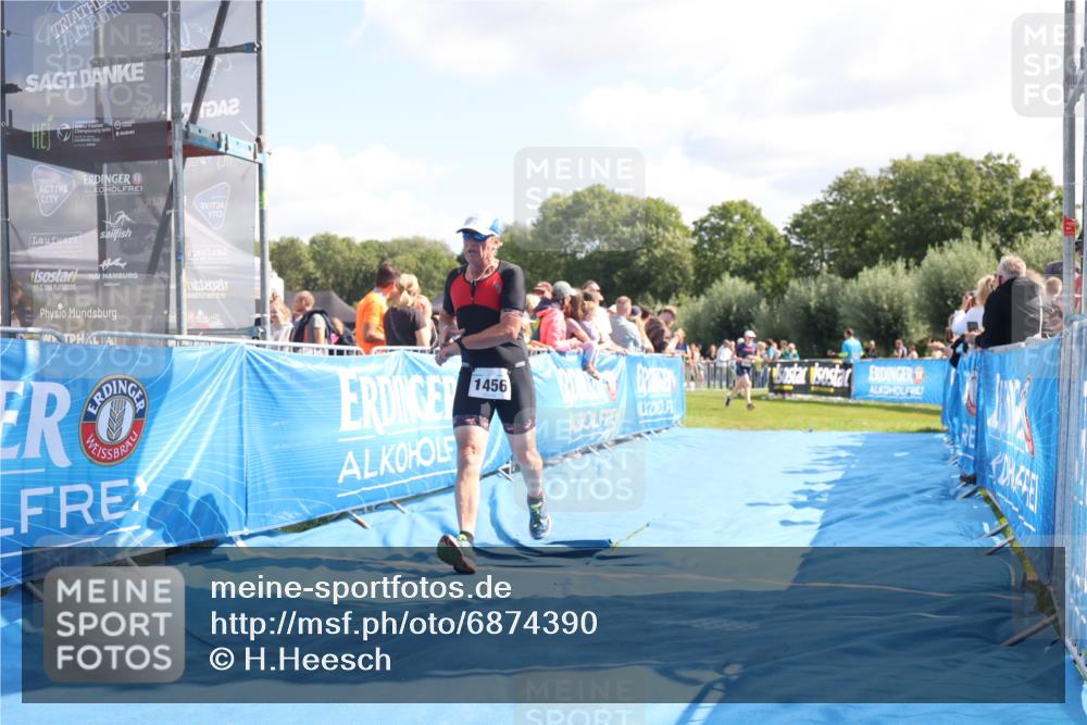 25.08.2024 - Elbe Triathlon Hamburg H.Heesch http://msf.ph/oto/6874390 25.08.2024 11:39:04 Ziel 687, 748, 1413, 1456 meine-sportfotos.de