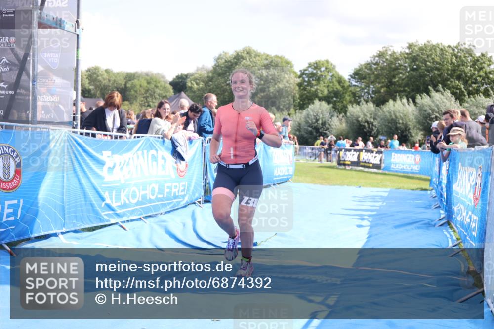 25.08.2024 - Elbe Triathlon Hamburg H.Heesch http://msf.ph/oto/6874392 25.08.2024 12:01:20 Ziel 1505, 1576, 1637, 1663 meine-sportfotos.de