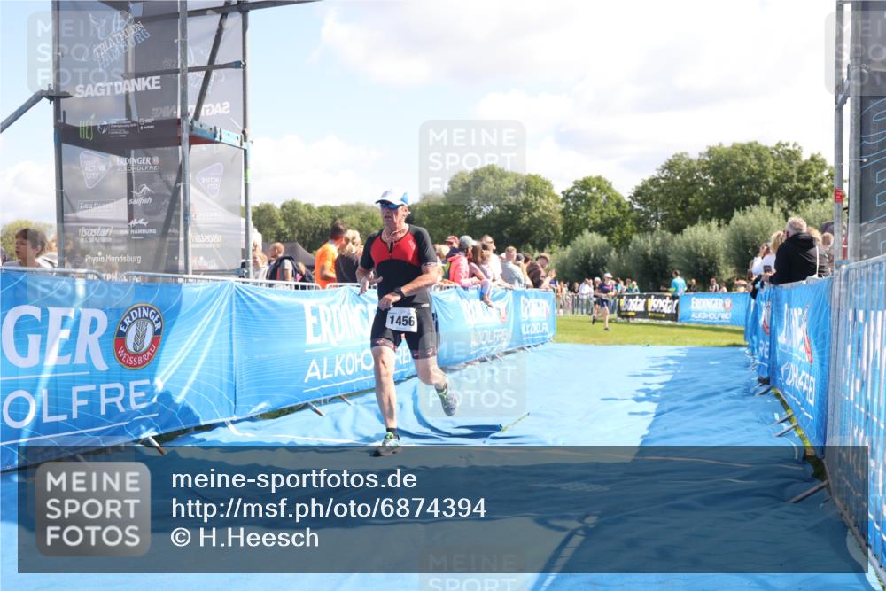 25.08.2024 - Elbe Triathlon Hamburg H.Heesch http://msf.ph/oto/6874394 25.08.2024 11:39:04 Ziel 687, 748, 1413, 1456 meine-sportfotos.de