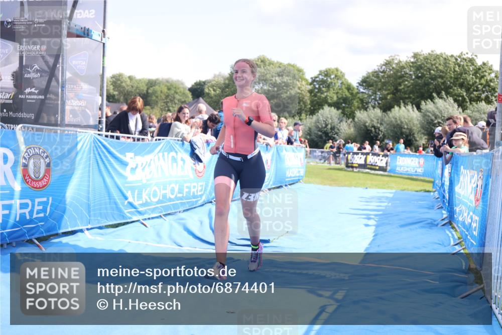 25.08.2024 - Elbe Triathlon Hamburg H.Heesch http://msf.ph/oto/6874401 25.08.2024 12:01:20 Ziel 1505, 1576, 1637, 1663 meine-sportfotos.de