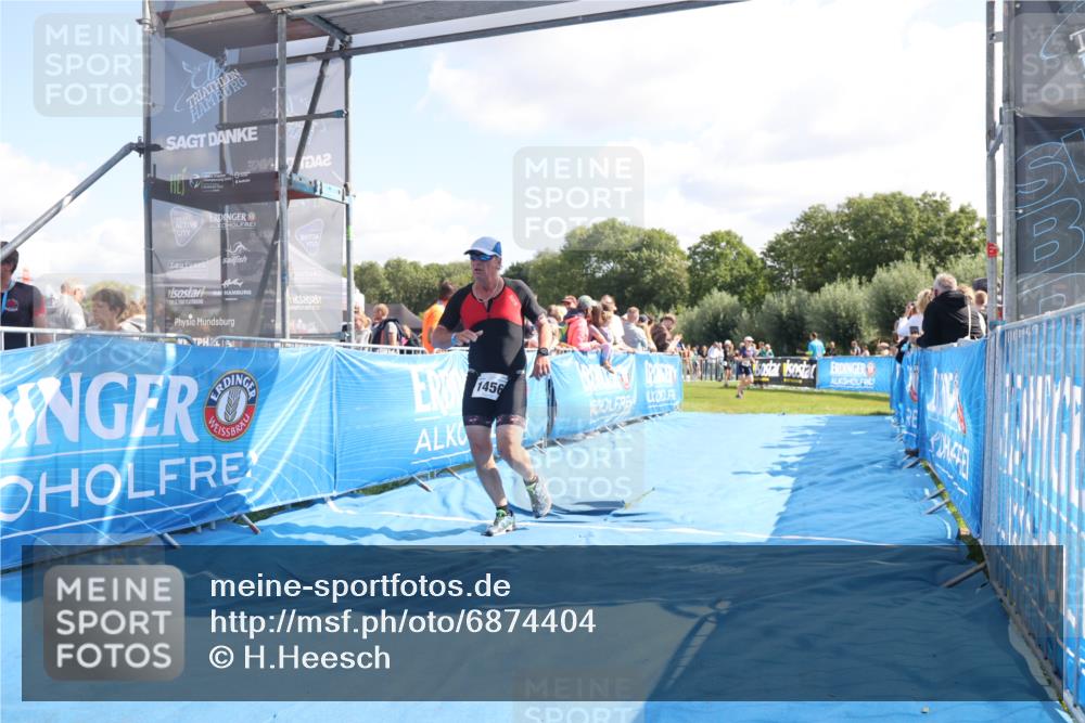 25.08.2024 - Elbe Triathlon Hamburg H.Heesch http://msf.ph/oto/6874404 25.08.2024 11:39:04 Ziel 687, 748, 1413, 1456 meine-sportfotos.de