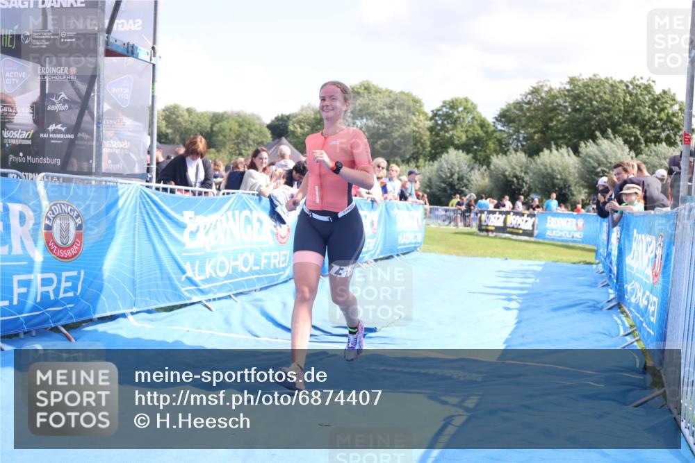 25.08.2024 - Elbe Triathlon Hamburg H.Heesch http://msf.ph/oto/6874407 25.08.2024 12:01:20 Ziel 1505, 1576, 1637, 1663 meine-sportfotos.de