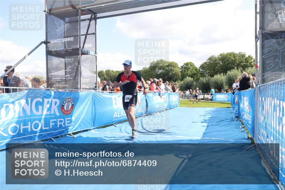 25.08.2024 - Elbe Triathlon Hamburg H.Heesch http://msf.ph/oto/6874409 25.08.2024 11:39:04 Ziel 687, 748, 1413, 1456 meine-sportfotos.de