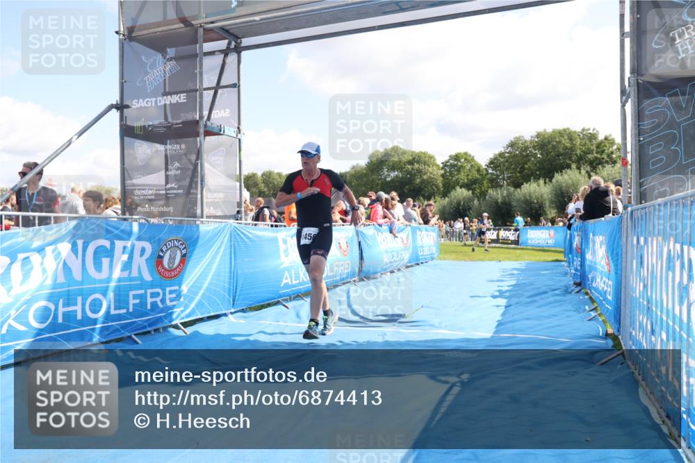 25.08.2024 - Elbe Triathlon Hamburg H.Heesch http://msf.ph/oto/6874413 25.08.2024 11:39:04 Ziel 687, 748, 1413, 1456 meine-sportfotos.de