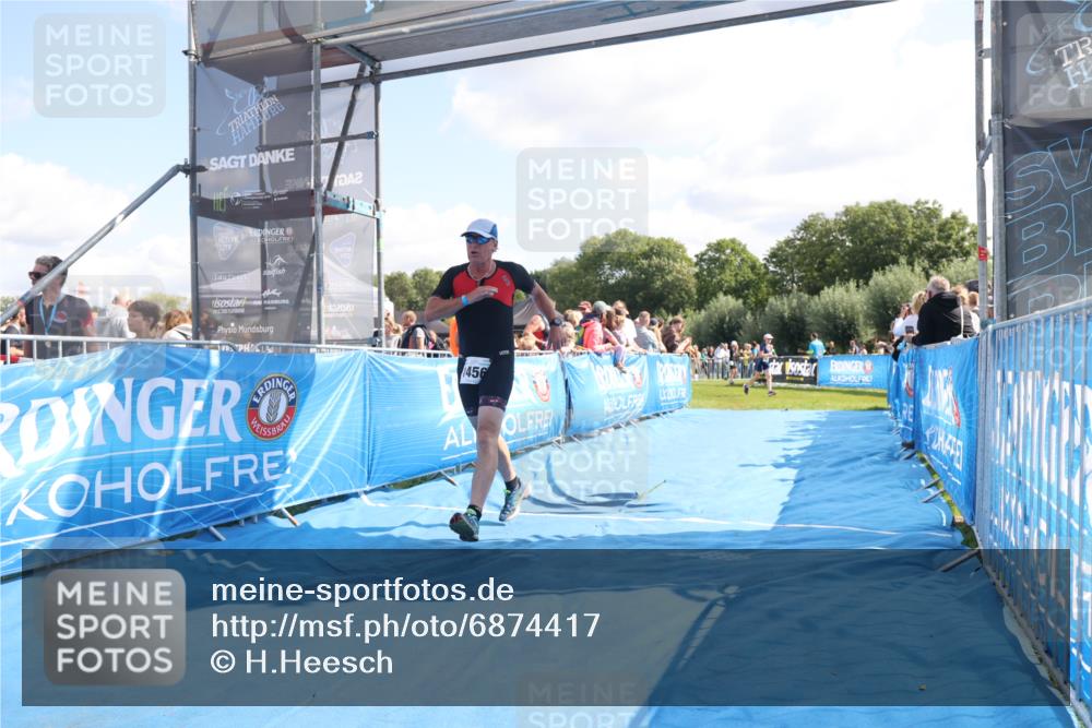 25.08.2024 - Elbe Triathlon Hamburg H.Heesch http://msf.ph/oto/6874417 25.08.2024 11:39:04 Ziel 687, 748, 1413, 1456 meine-sportfotos.de
