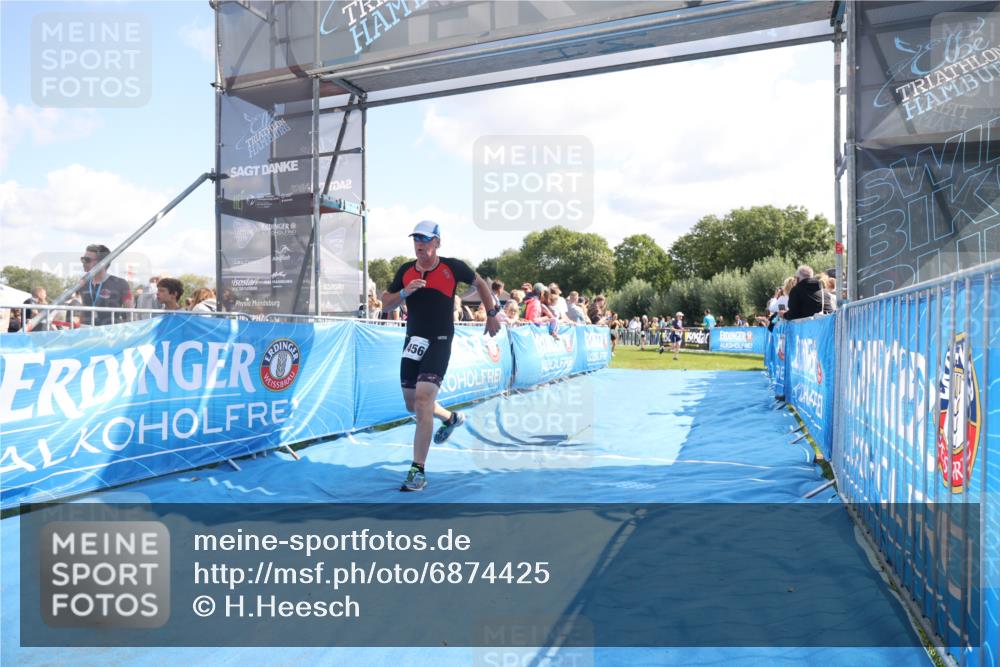 25.08.2024 - Elbe Triathlon Hamburg H.Heesch http://msf.ph/oto/6874425 25.08.2024 11:39:04 Ziel 687, 748, 1413, 1456 meine-sportfotos.de