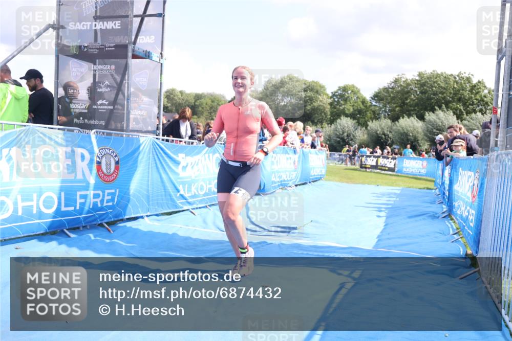25.08.2024 - Elbe Triathlon Hamburg H.Heesch http://msf.ph/oto/6874432 25.08.2024 12:01:20 Ziel 1505, 1576, 1637, 1663 meine-sportfotos.de