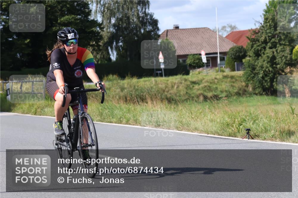 25.08.2024 - Elbe Triathlon Hamburg Fuchs,  Jonas http://msf.ph/oto/6874434 25.08.2024 11:31:45 Radfahren 1707 meine-sportfotos.de