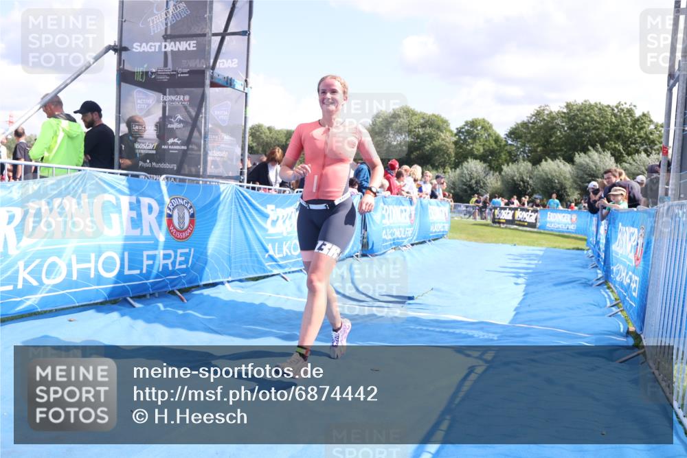 25.08.2024 - Elbe Triathlon Hamburg H.Heesch http://msf.ph/oto/6874442 25.08.2024 12:01:20 Ziel 1505, 1576, 1637, 1663 meine-sportfotos.de