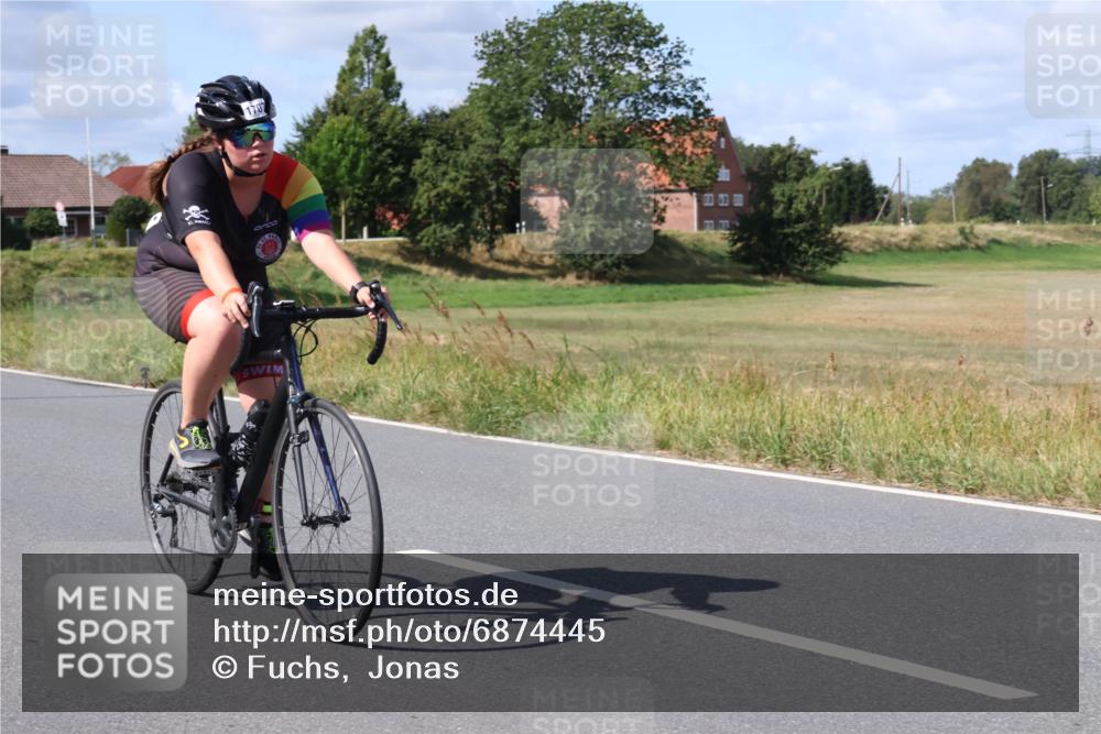 25.08.2024 - Elbe Triathlon Hamburg Fuchs,  Jonas http://msf.ph/oto/6874445 25.08.2024 11:31:46 Radfahren 1707 meine-sportfotos.de