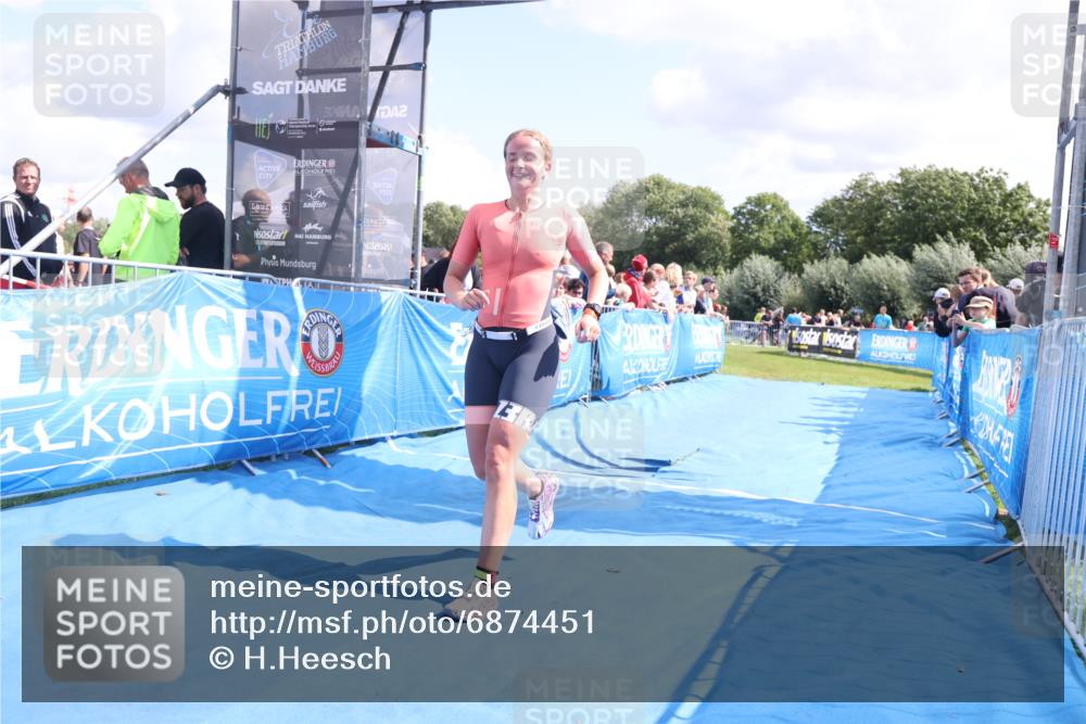25.08.2024 - Elbe Triathlon Hamburg H.Heesch http://msf.ph/oto/6874451 25.08.2024 12:01:20 Ziel 1505, 1576, 1637, 1663 meine-sportfotos.de