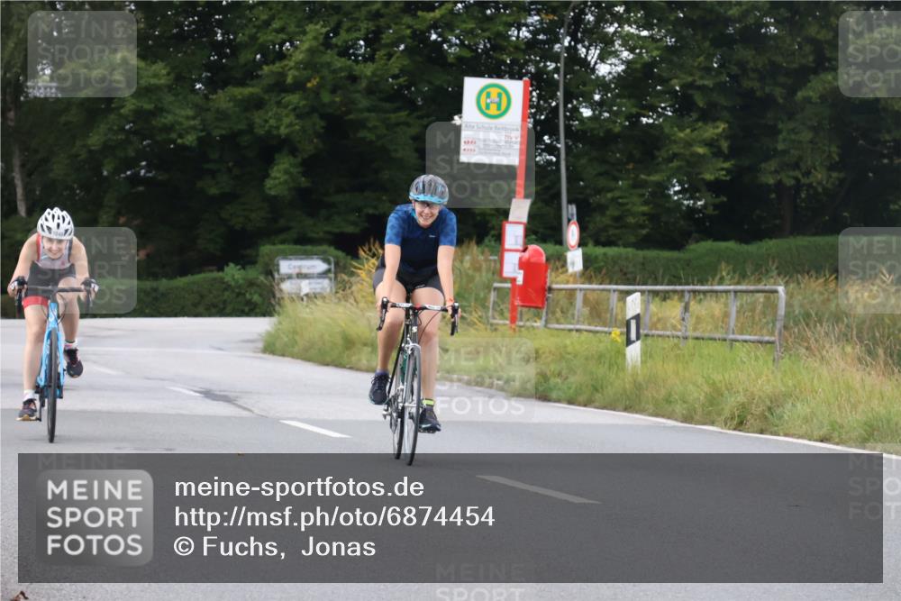 25.08.2024 - Elbe Triathlon Hamburg Fuchs,  Jonas http://msf.ph/oto/6874454 25.08.2024 11:34:24 Radfahren 1648, 1655 meine-sportfotos.de