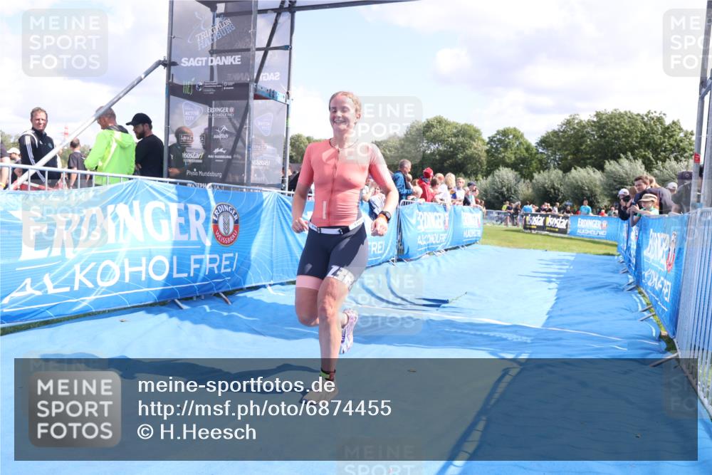 25.08.2024 - Elbe Triathlon Hamburg H.Heesch http://msf.ph/oto/6874455 25.08.2024 12:01:21 Ziel 1505, 1576, 1637, 1663 meine-sportfotos.de