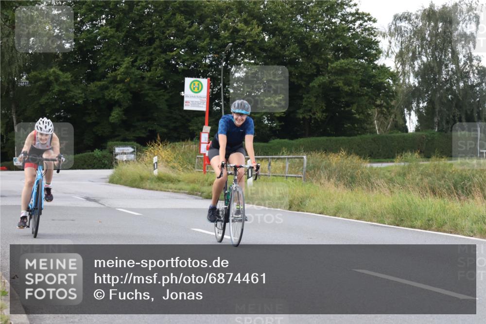 25.08.2024 - Elbe Triathlon Hamburg Fuchs,  Jonas http://msf.ph/oto/6874461 25.08.2024 11:34:25 Radfahren 1648, 1655 meine-sportfotos.de