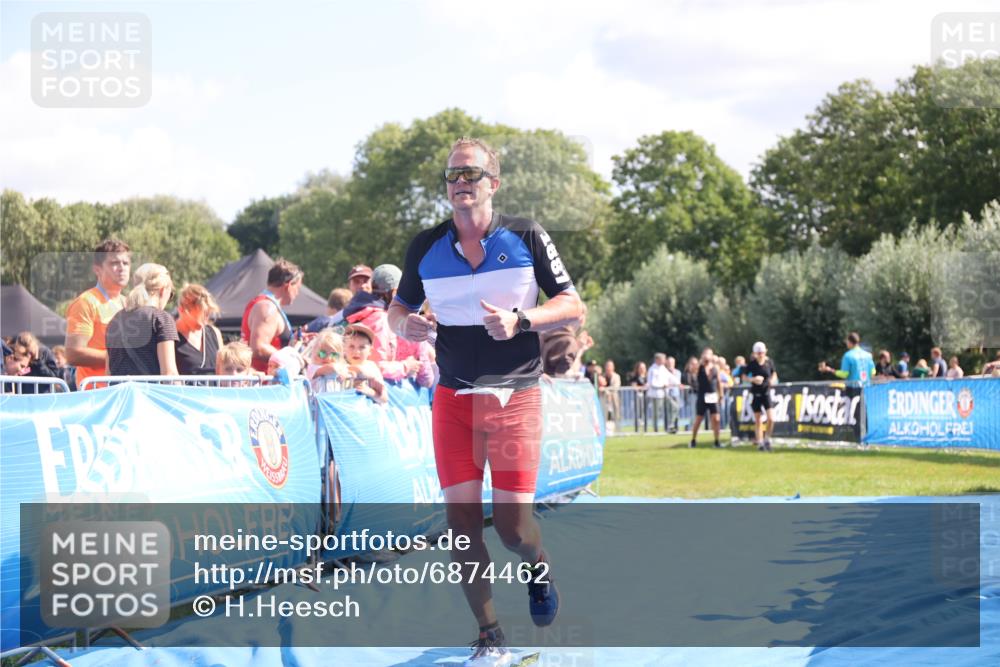 25.08.2024 - Elbe Triathlon Hamburg H.Heesch http://msf.ph/oto/6874462 25.08.2024 11:39:12 Ziel 734, 1460 meine-sportfotos.de