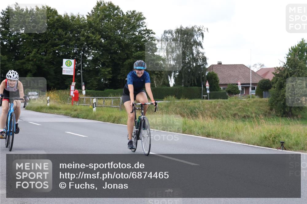 25.08.2024 - Elbe Triathlon Hamburg Fuchs,  Jonas http://msf.ph/oto/6874465 25.08.2024 11:34:25 Radfahren 1648, 1655 meine-sportfotos.de