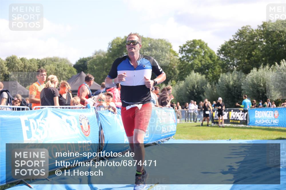 25.08.2024 - Elbe Triathlon Hamburg H.Heesch http://msf.ph/oto/6874471 25.08.2024 11:39:13 Ziel 734, 1460 meine-sportfotos.de