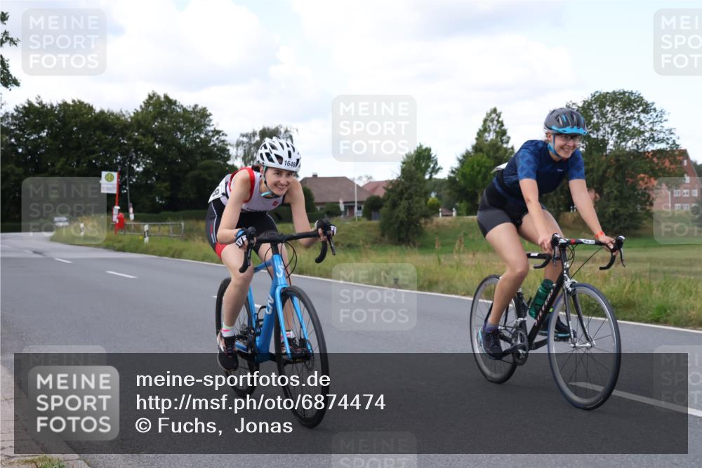 25.08.2024 - Elbe Triathlon Hamburg Fuchs,  Jonas http://msf.ph/oto/6874474 25.08.2024 11:34:26 Radfahren 1648, 1655 meine-sportfotos.de