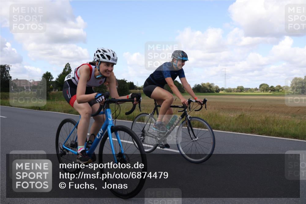 25.08.2024 - Elbe Triathlon Hamburg Fuchs,  Jonas http://msf.ph/oto/6874479 25.08.2024 11:34:27 Radfahren 1648, 1655 meine-sportfotos.de