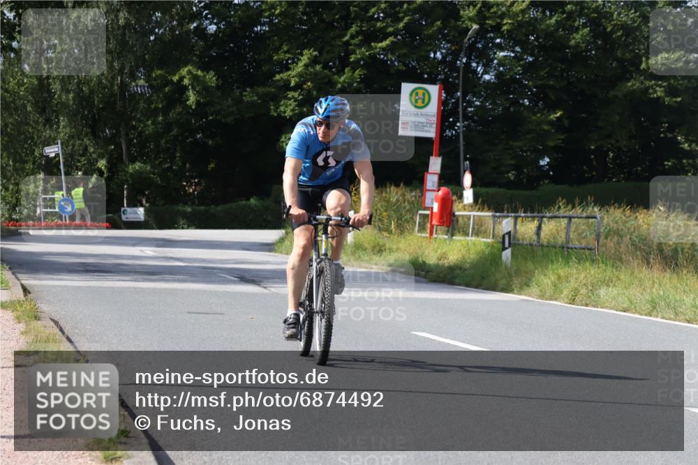 25.08.2024 - Elbe Triathlon Hamburg Fuchs,  Jonas http://msf.ph/oto/6874492 25.08.2024 11:36:58 Radfahren  meine-sportfotos.de