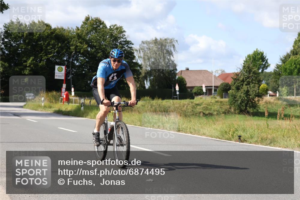 25.08.2024 - Elbe Triathlon Hamburg Fuchs,  Jonas http://msf.ph/oto/6874495 25.08.2024 11:36:59 Radfahren  meine-sportfotos.de
