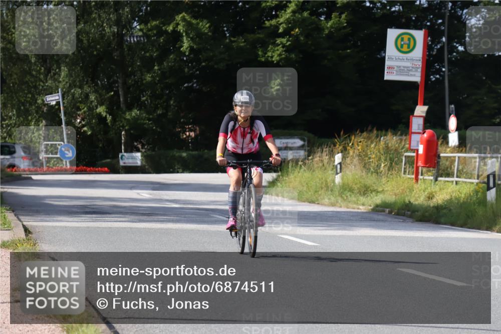 25.08.2024 - Elbe Triathlon Hamburg Fuchs,  Jonas http://msf.ph/oto/6874511 25.08.2024 11:37:44 Radfahren 1551 meine-sportfotos.de