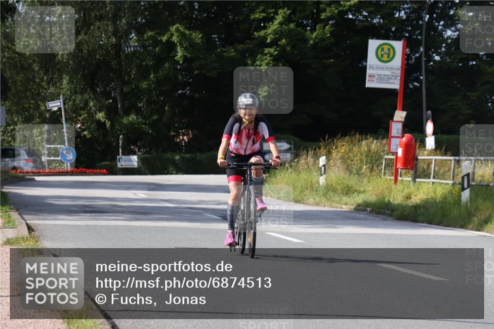 25.08.2024 - Elbe Triathlon Hamburg Fuchs,  Jonas http://msf.ph/oto/6874513 25.08.2024 11:37:45 Radfahren 1551 meine-sportfotos.de