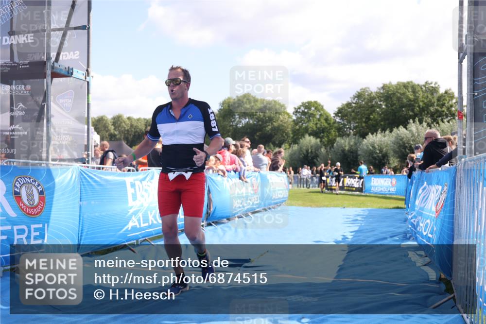 25.08.2024 - Elbe Triathlon Hamburg H.Heesch http://msf.ph/oto/6874515 25.08.2024 11:39:13 Ziel 734, 1460 meine-sportfotos.de