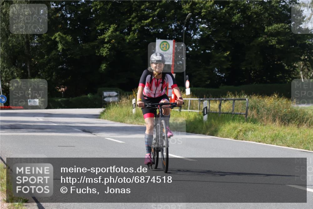 25.08.2024 - Elbe Triathlon Hamburg Fuchs,  Jonas http://msf.ph/oto/6874518 25.08.2024 11:37:46 Radfahren 1551 meine-sportfotos.de