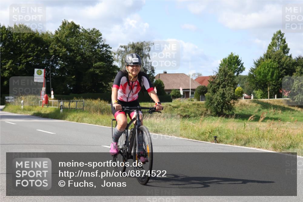 25.08.2024 - Elbe Triathlon Hamburg Fuchs,  Jonas http://msf.ph/oto/6874522 25.08.2024 11:37:47 Radfahren 1551 meine-sportfotos.de