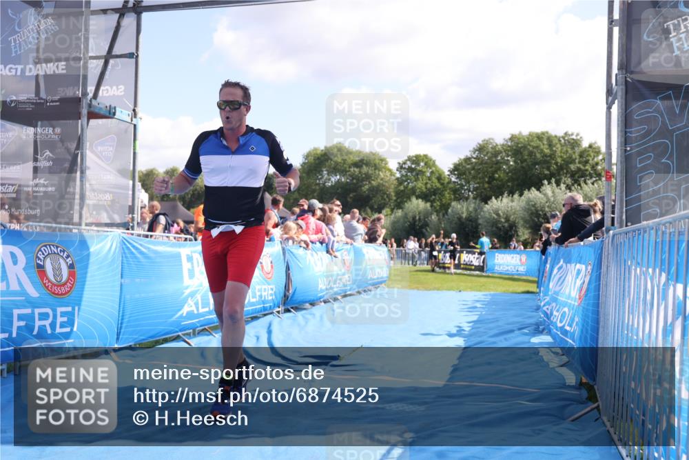 25.08.2024 - Elbe Triathlon Hamburg H.Heesch http://msf.ph/oto/6874525 25.08.2024 11:39:13 Ziel 734, 1460 meine-sportfotos.de