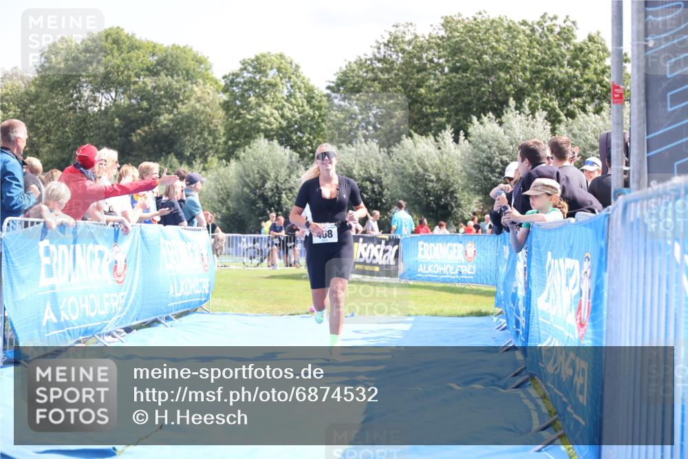 25.08.2024 - Elbe Triathlon Hamburg H.Heesch http://msf.ph/oto/6874532 25.08.2024 12:01:29 Ziel 468, 1619 meine-sportfotos.de
