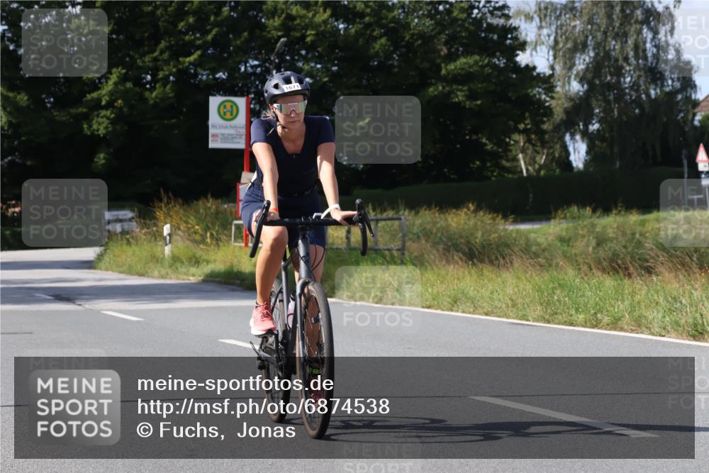 25.08.2024 - Elbe Triathlon Hamburg Fuchs,  Jonas http://msf.ph/oto/6874538 25.08.2024 11:38:53 Radfahren 1671 meine-sportfotos.de