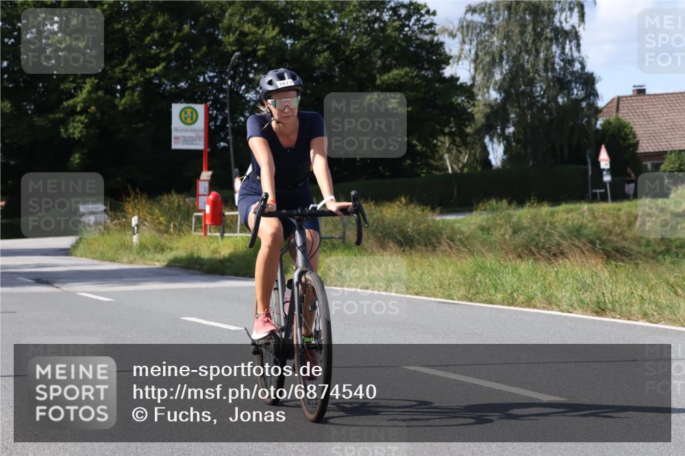 25.08.2024 - Elbe Triathlon Hamburg Fuchs,  Jonas http://msf.ph/oto/6874540 25.08.2024 11:38:54 Radfahren 1671 meine-sportfotos.de