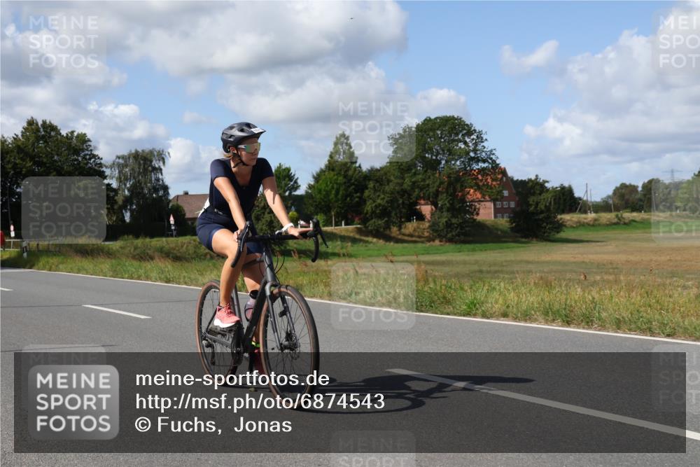 25.08.2024 - Elbe Triathlon Hamburg Fuchs,  Jonas http://msf.ph/oto/6874543 25.08.2024 11:38:54 Radfahren 1671 meine-sportfotos.de
