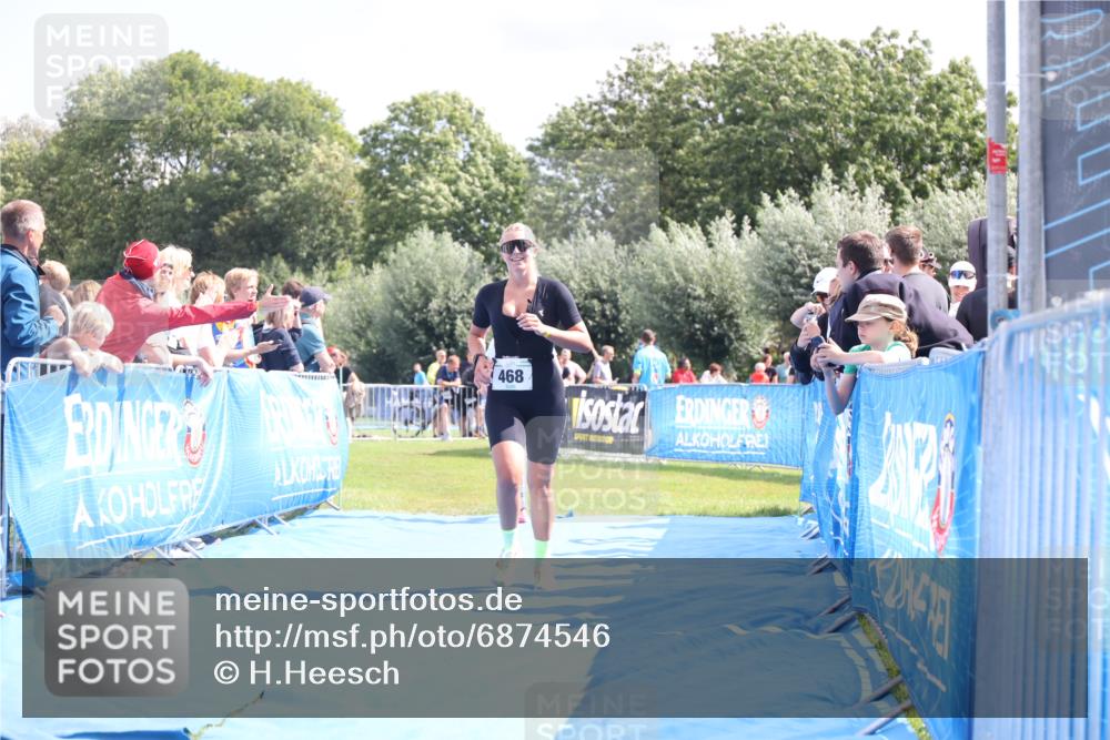 25.08.2024 - Elbe Triathlon Hamburg H.Heesch http://msf.ph/oto/6874546 25.08.2024 12:01:29 Ziel 468, 1619 meine-sportfotos.de