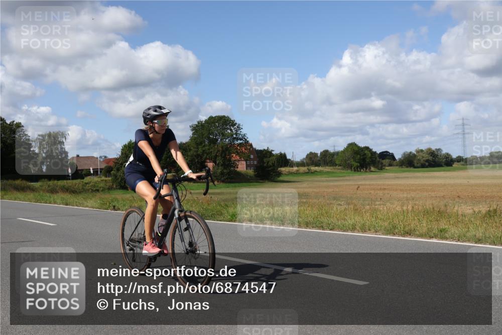 25.08.2024 - Elbe Triathlon Hamburg Fuchs,  Jonas http://msf.ph/oto/6874547 25.08.2024 11:38:55 Radfahren 1671 meine-sportfotos.de